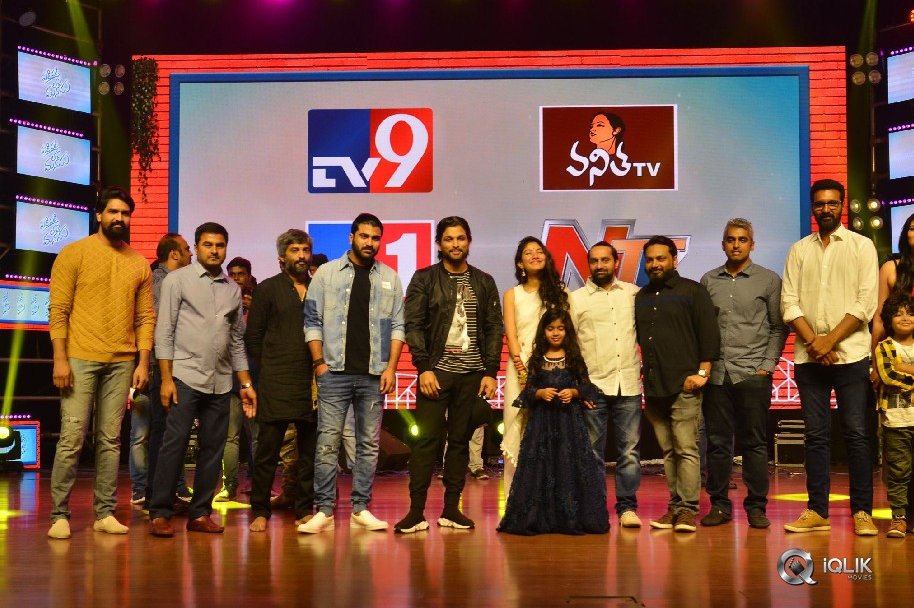 Padi-Padi-Leche-Manasu-Movie-Pre-Release-Event